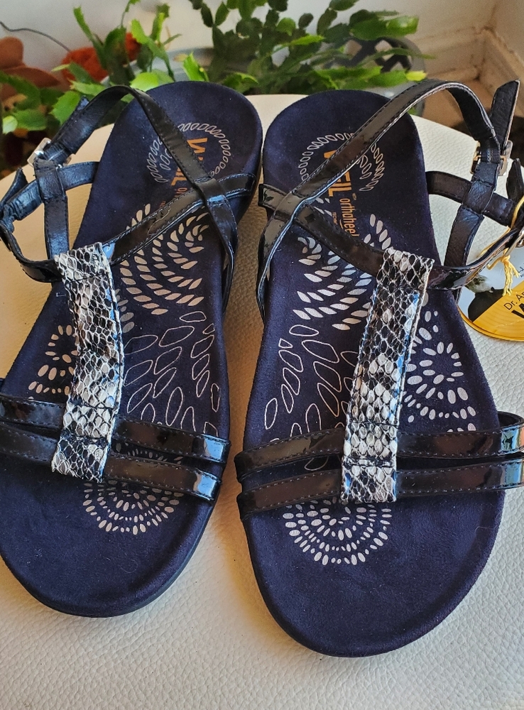 Weil Orthaheel  Black Sandals with Textured Straps